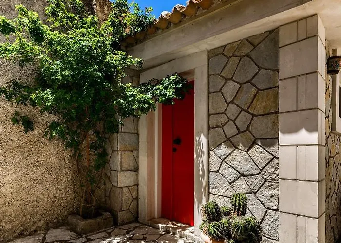 Antoon Case de vacanță