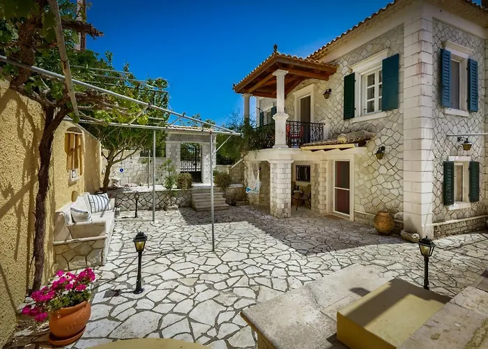 Antoon Case de vacanță